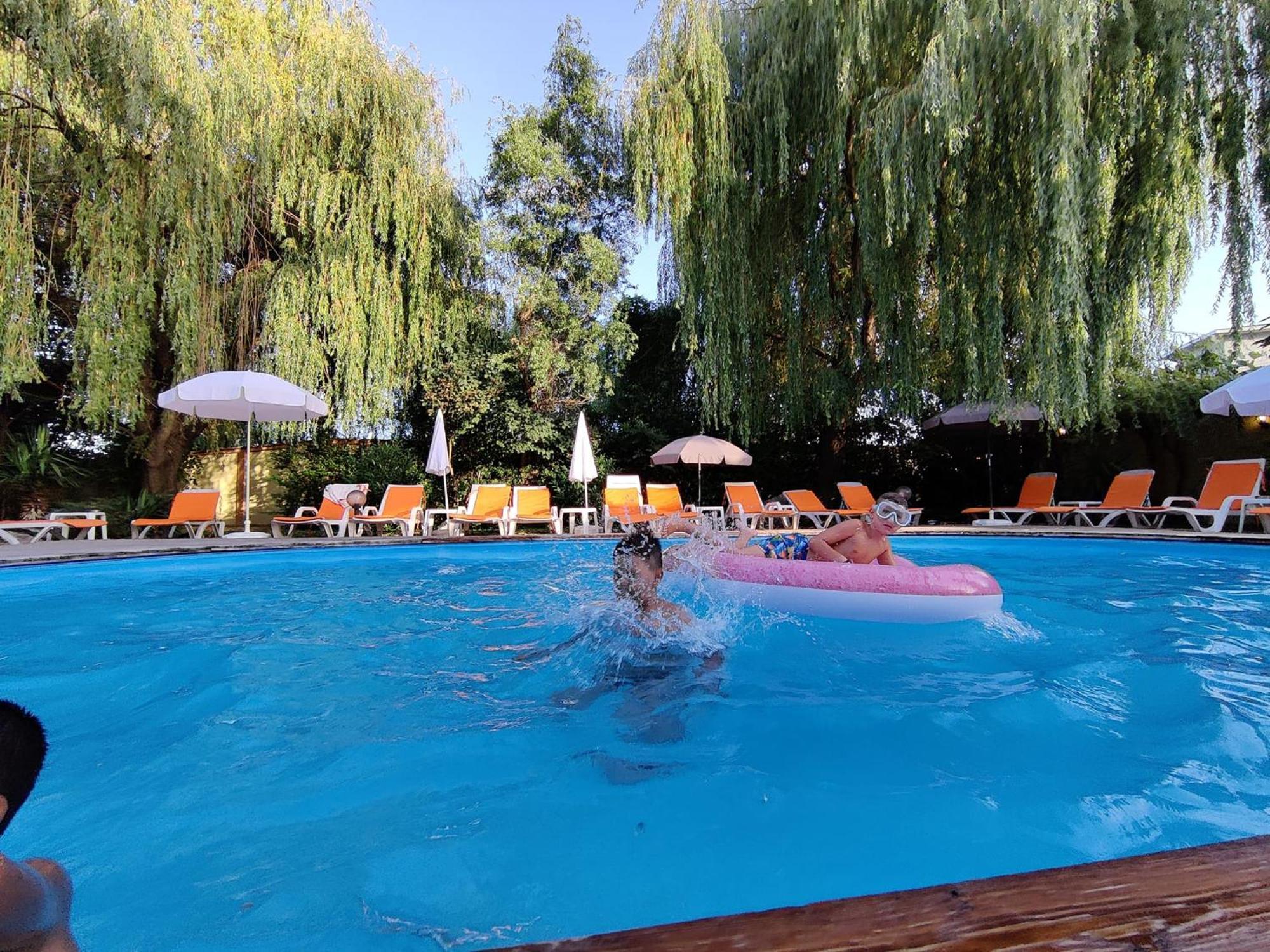 Family Hotel IV Velingrad Exterior foto